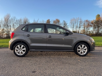 Used Volkswagen Polo 2011 for sale - 76533651: Photo