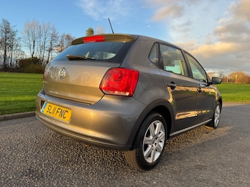 Used Volkswagen Polo 2011 for sale - 76533651: Photo