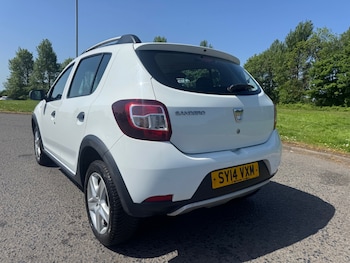 Used Dacia Sandero Stepway 2014 for sale - 78691901: Photo