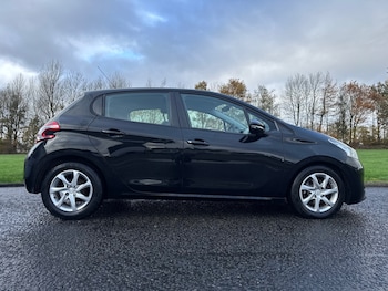 Used Peugeot 208 2013 for sale - 76518281: Photo