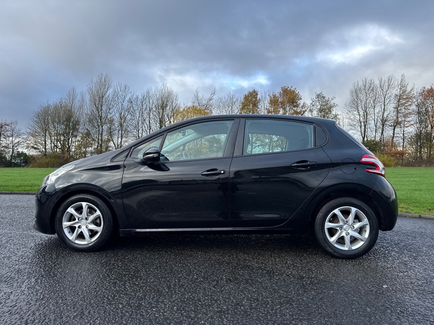 Used Peugeot 208 2013 for sale - 76518281: Photo 5