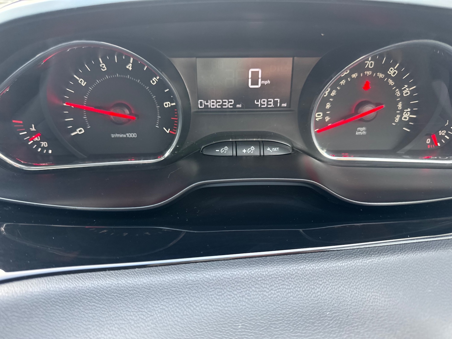 Used Peugeot 208 2013 for sale - 76518281: Photo 8