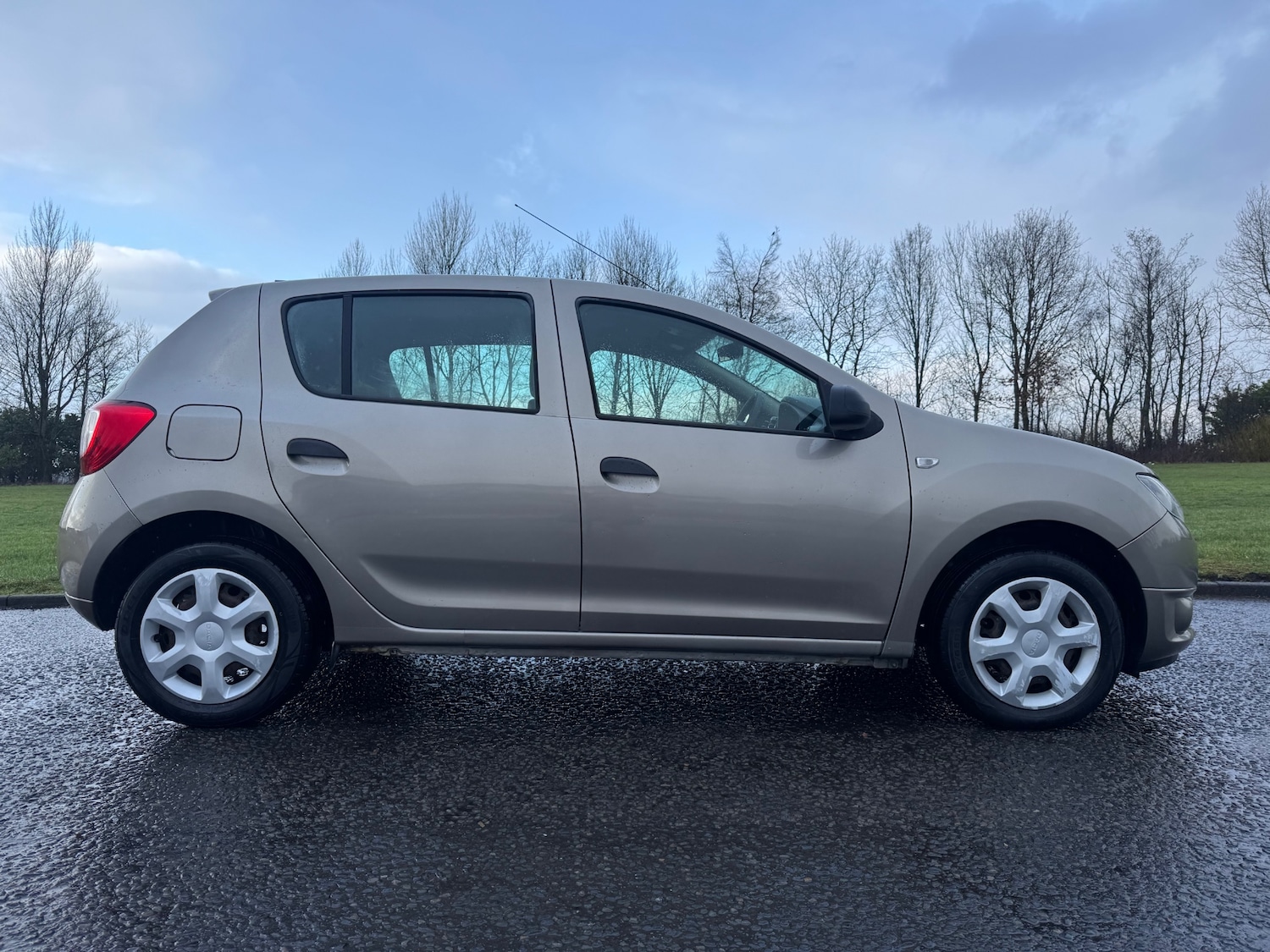 Used Dacia Sandero 2014 for sale - 77311415: Photo 3