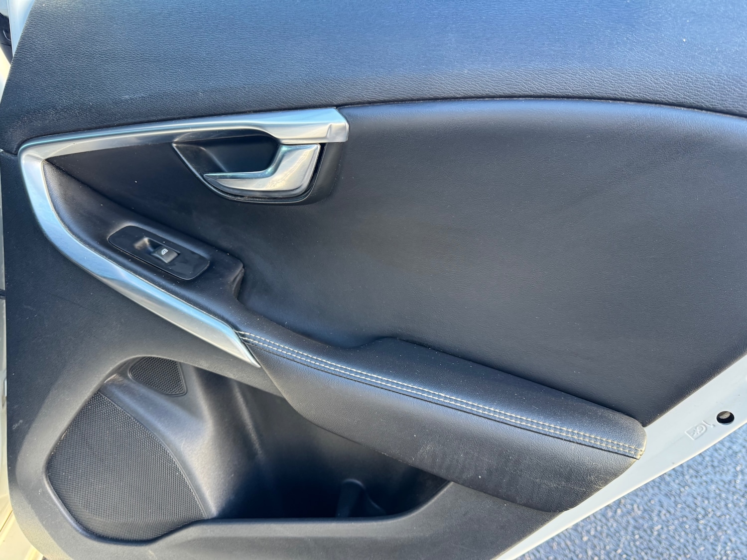 Used Volvo V40 2014 for sale - 77271066: Photo 24