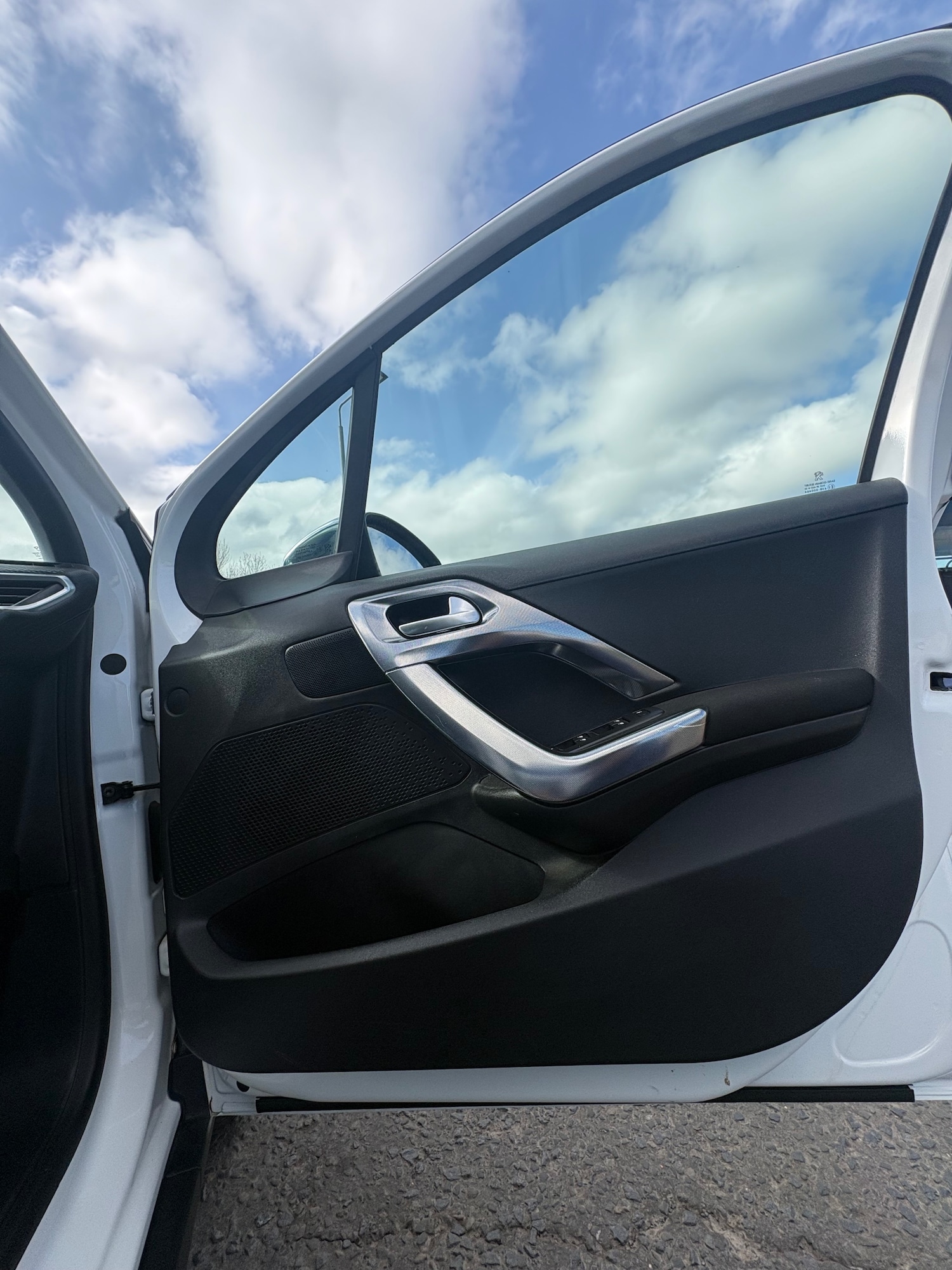 Used Peugeot 2008 2016 for sale - 78168699: Photo 15