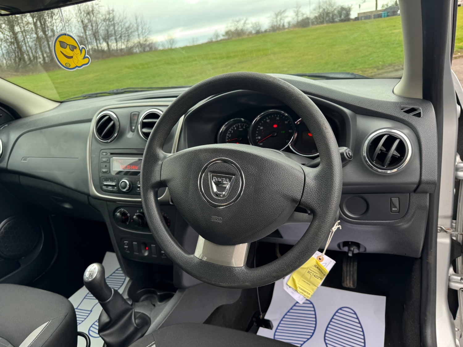 Used Dacia Sandero Stepway 2014 for sale - 77650247: Photo 8