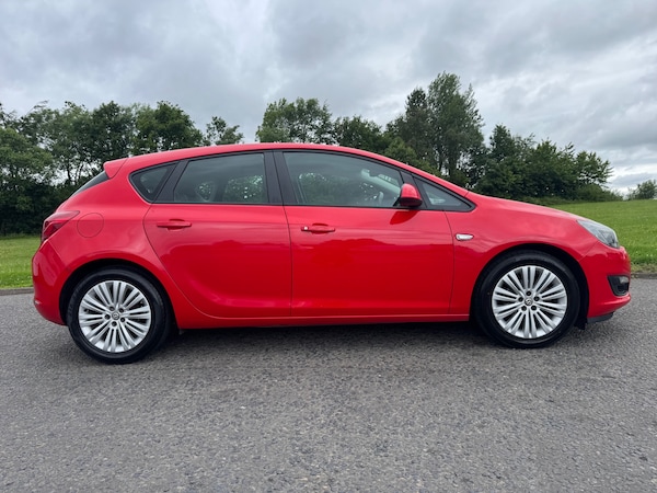 Used Vauxhall Astra 2013 for sale - 75046349: Photo 1