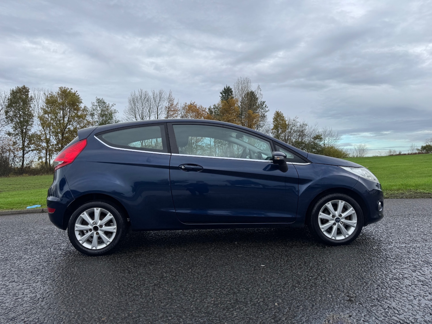 Used Ford Fiesta 2010 for sale - 77312496: Photo 2