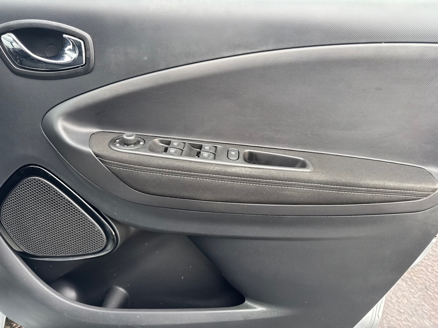 Used Renault Zoe 2019 for sale - 76650332: Photo 16