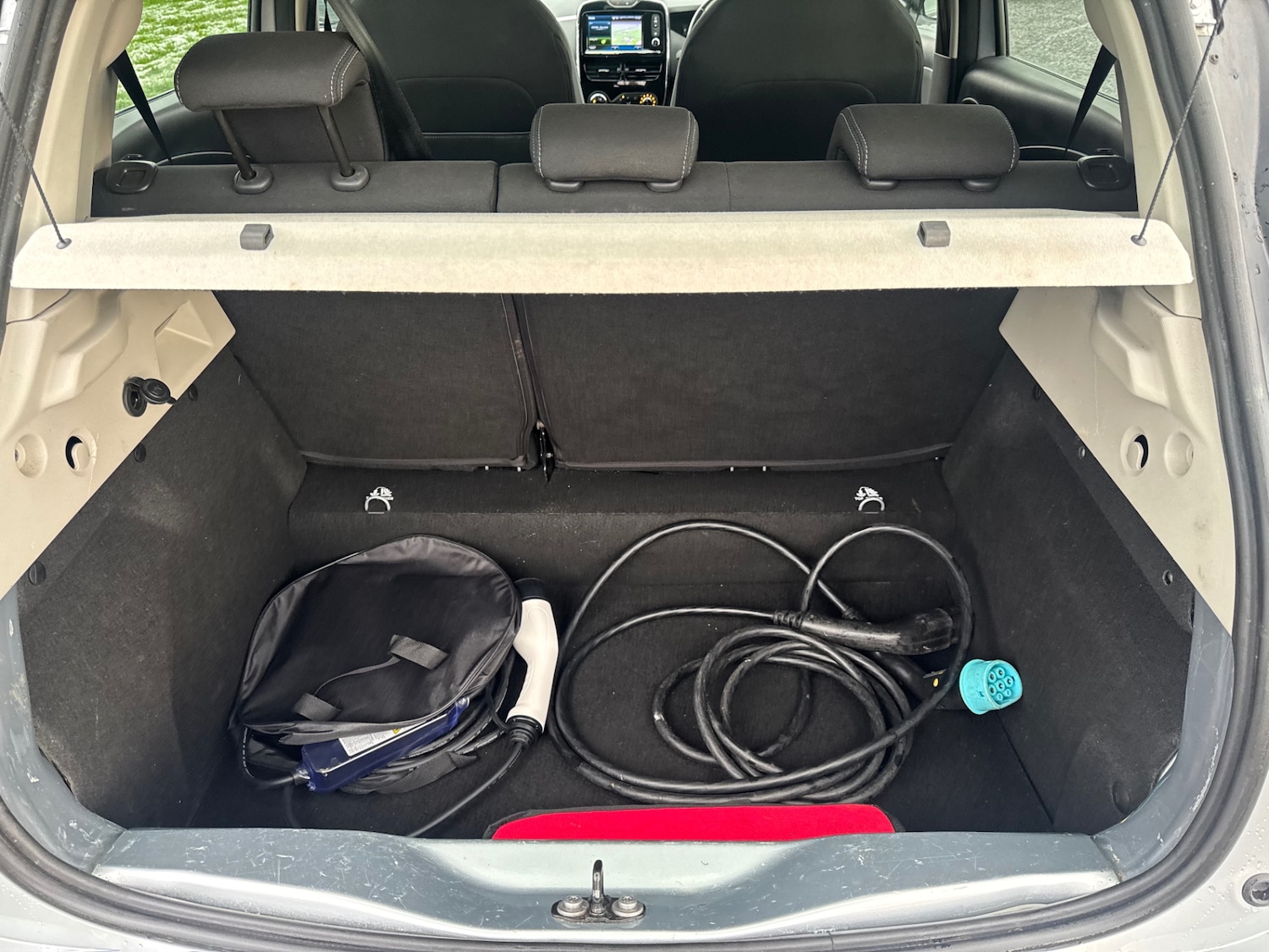 Used Renault Zoe 2019 for sale - 76650332: Photo 24