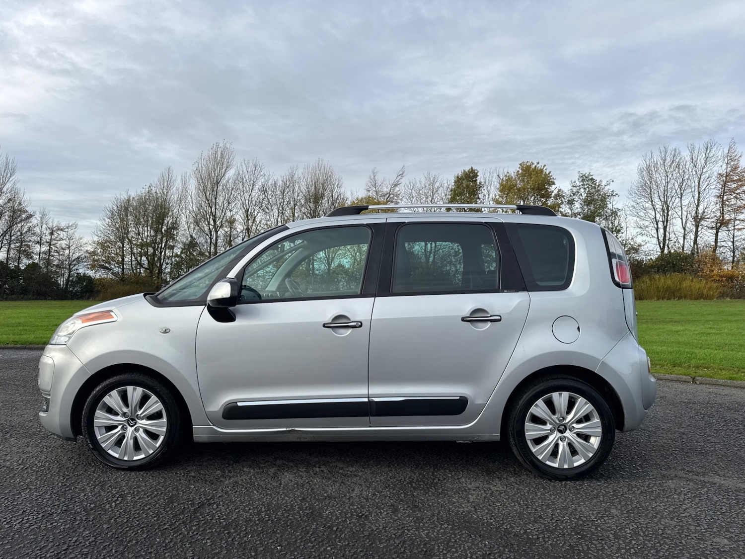 Used Citroen C3 Picasso 2011 for sale - 76466334: Photo 5