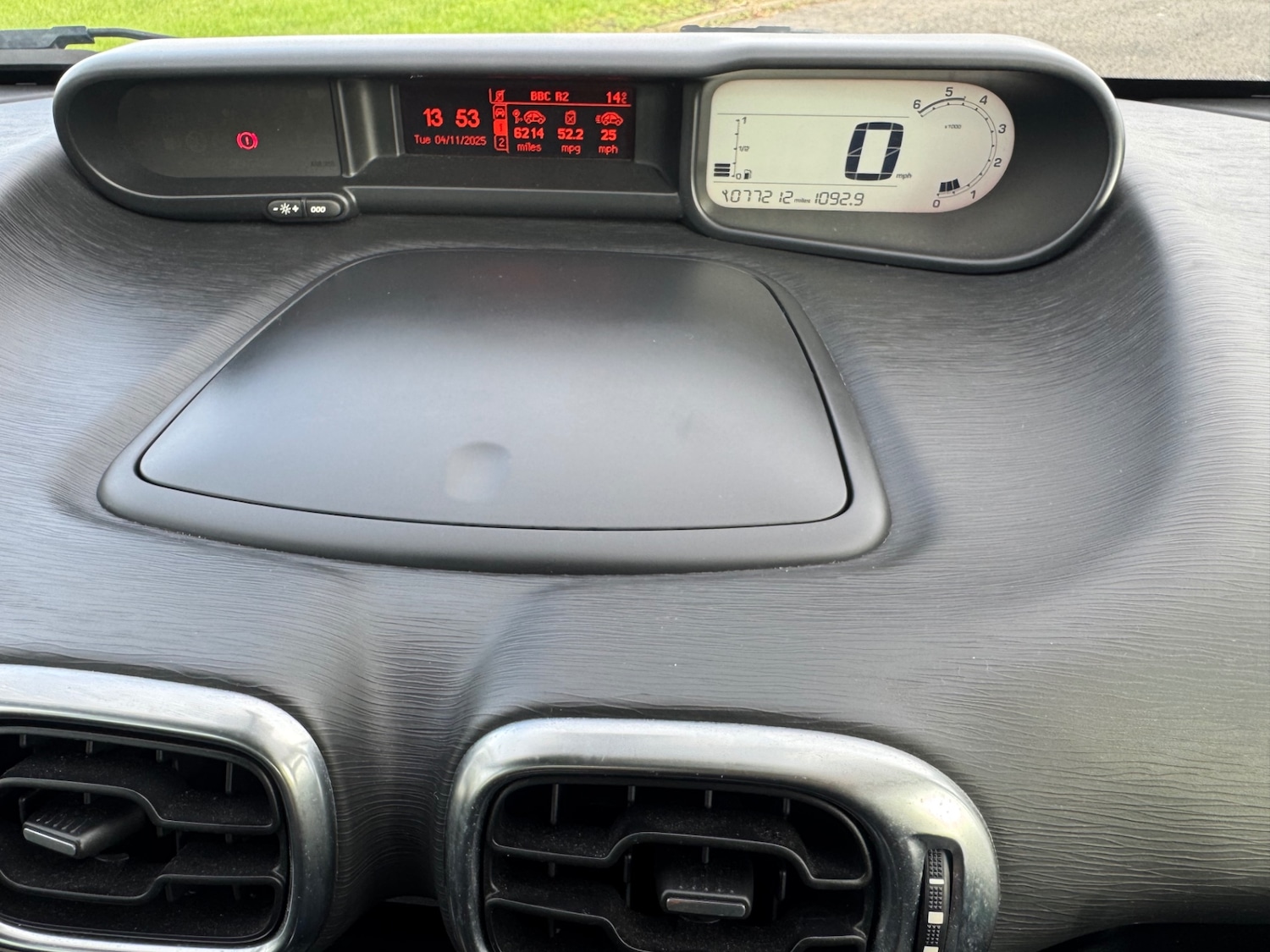 Used Citroen C3 Picasso 2011 for sale - 76466334: Photo 9