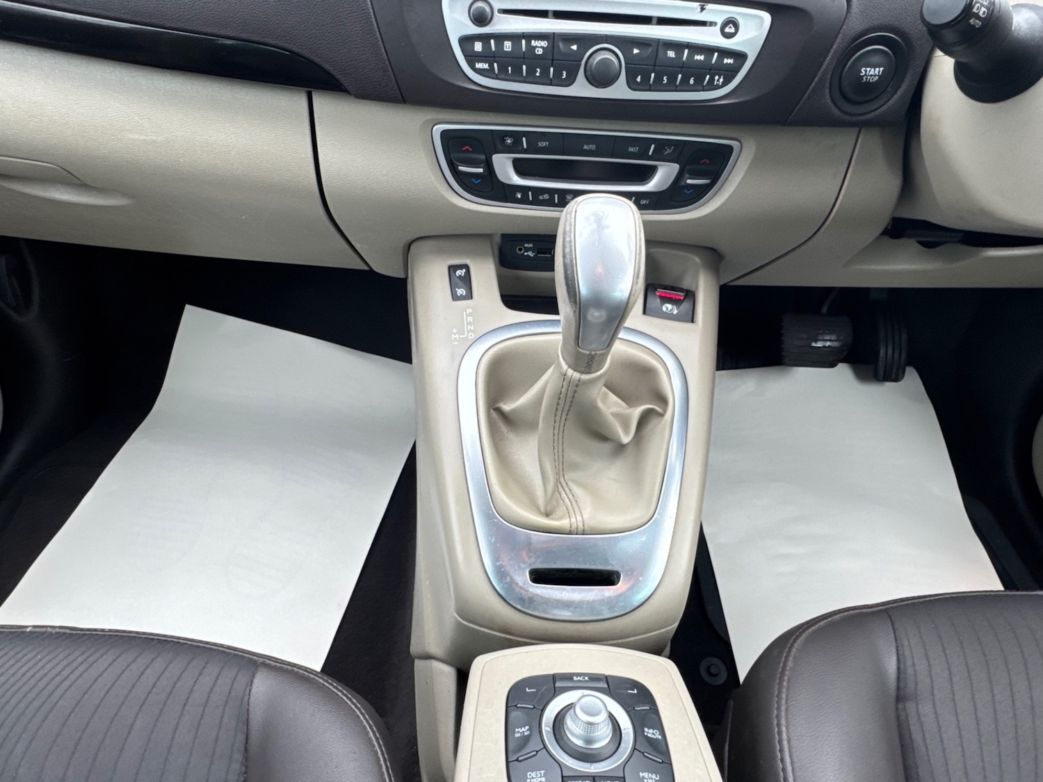 Used Renault Grand Scenic 2010 for sale - 76128793: Photo 17