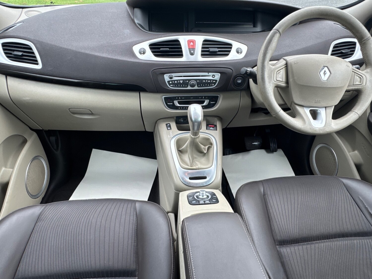 Used Renault Grand Scenic 2010 for sale - 76128793: Photo 18