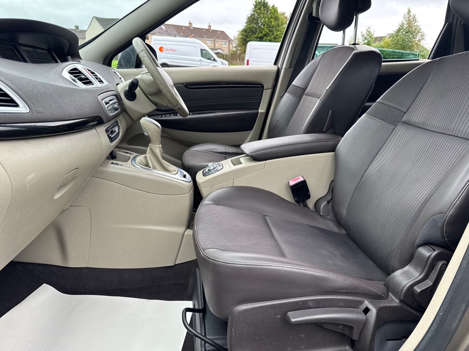 Used Renault Grand Scenic 2010 for sale - 76128793: Photo 19