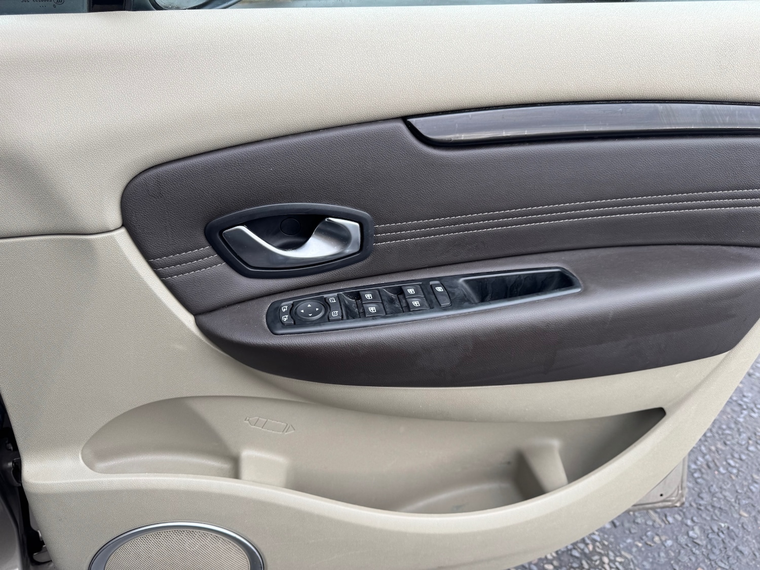 Used Renault Grand Scenic 2010 for sale - 76128793: Photo 26