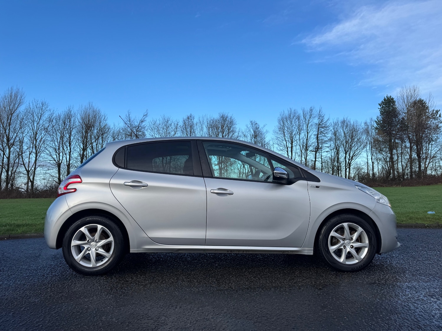 Used Peugeot 208 2014 for sale - 76919047: Photo 2