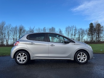 Used Peugeot 208 2014 for sale - 76919047: Photo