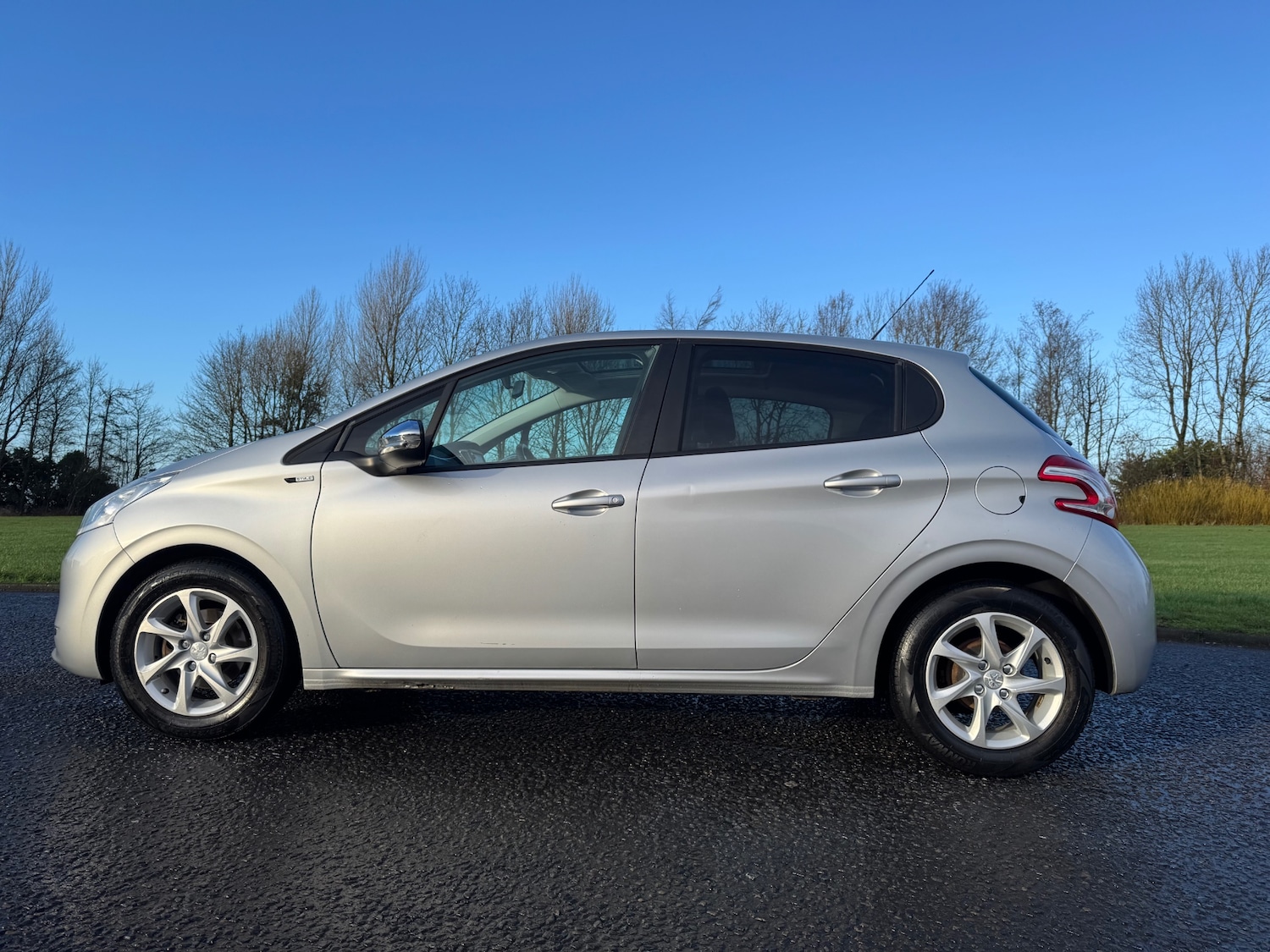 Used Peugeot 208 2014 for sale - 76919047: Photo 6
