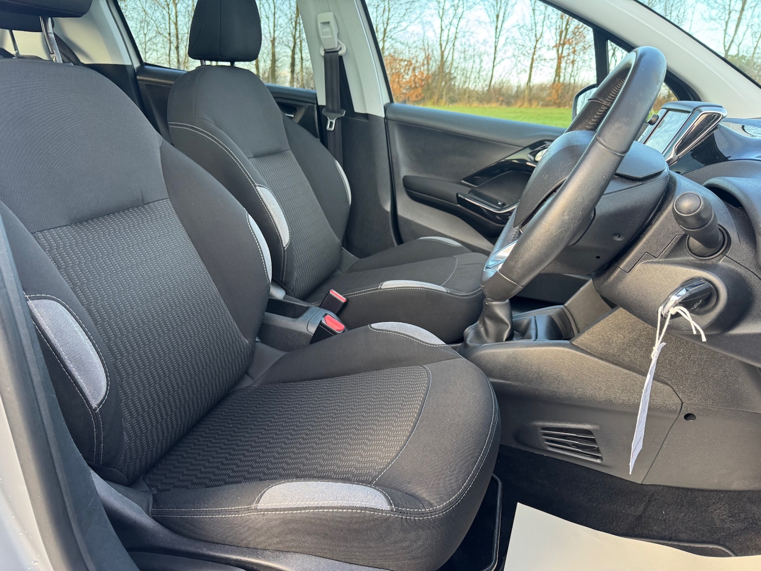 Used Peugeot 208 2014 for sale - 76919047: Photo 9