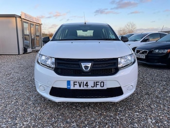 Used Dacia Sandero 2014 for sale - 76769748: Photo