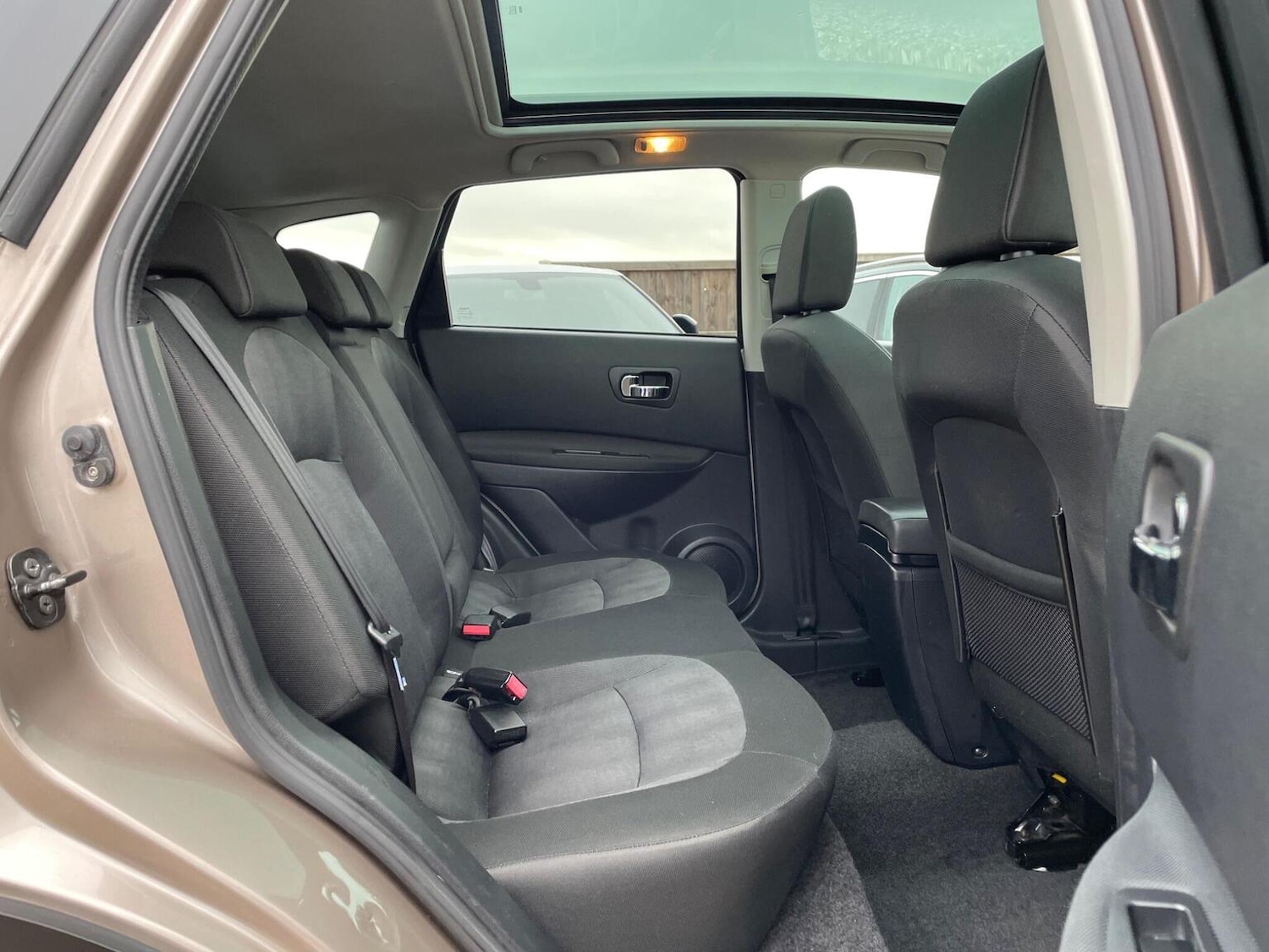 Used Nissan Qashqai 2010 for sale - 76605934: Photo 14