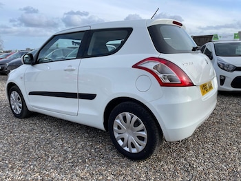 Used Suzuki Swift 2015 for sale - 77881036: Photo