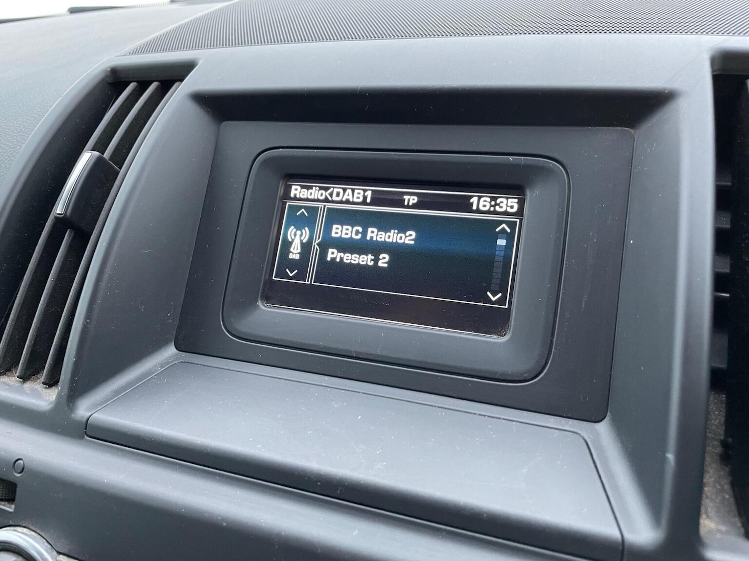 Used Land Rover Freelander 2 2013 for sale - 76510849: Photo 17