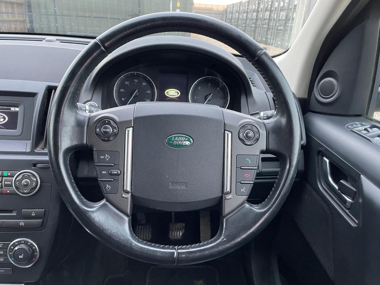 Used Land Rover Freelander 2 2013 for sale - 76510849: Photo 22