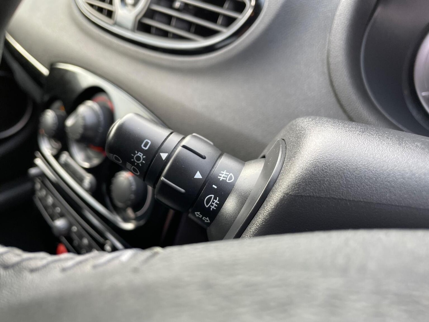 Used Renault Clio 2012 for sale - 77251225: Photo 13