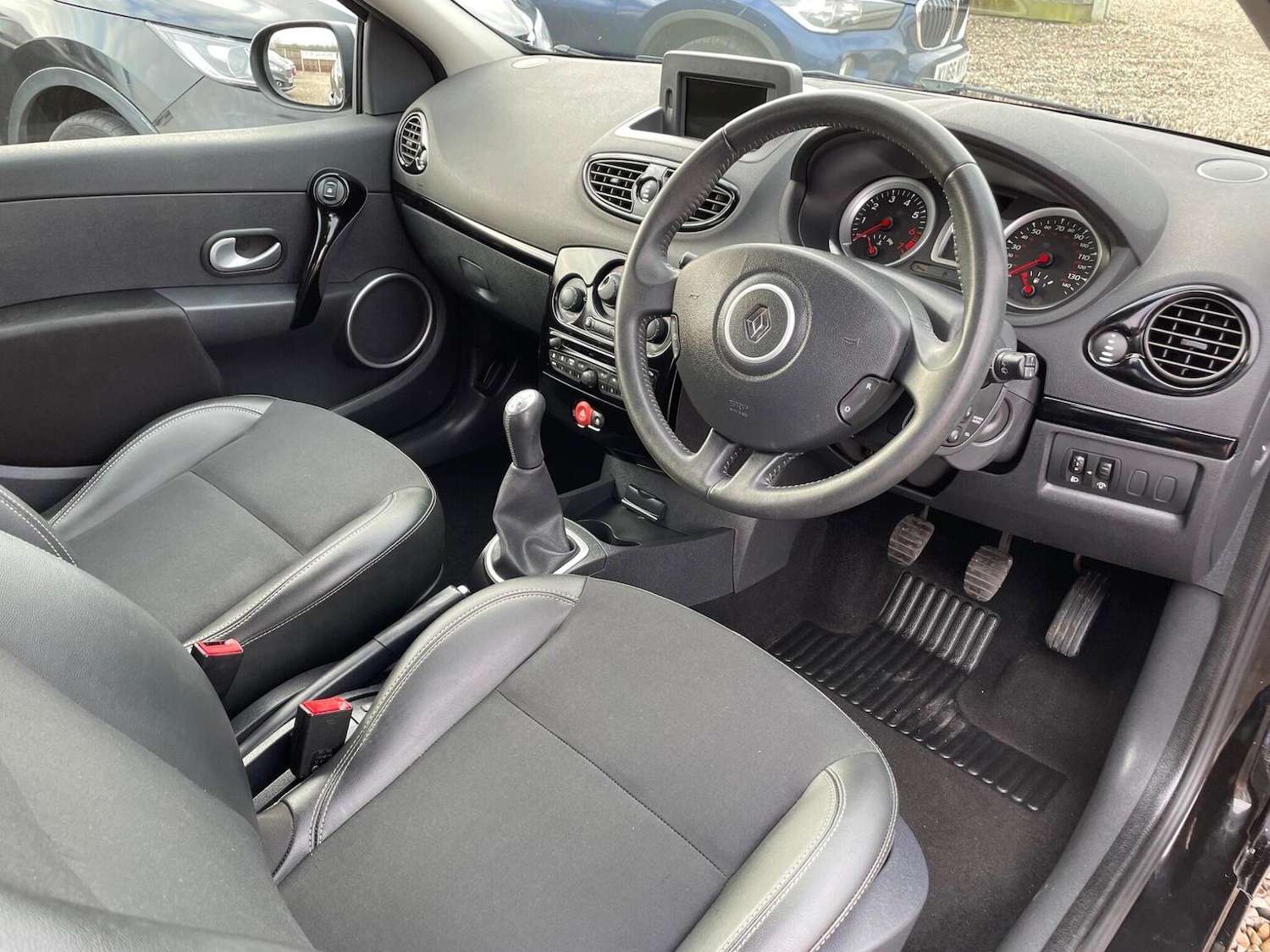 Used Renault Clio 2012 for sale - 77251225: Photo 25