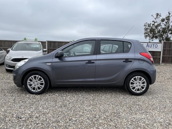 Used Hyundai i20 2010 for sale - 79240246: Photo