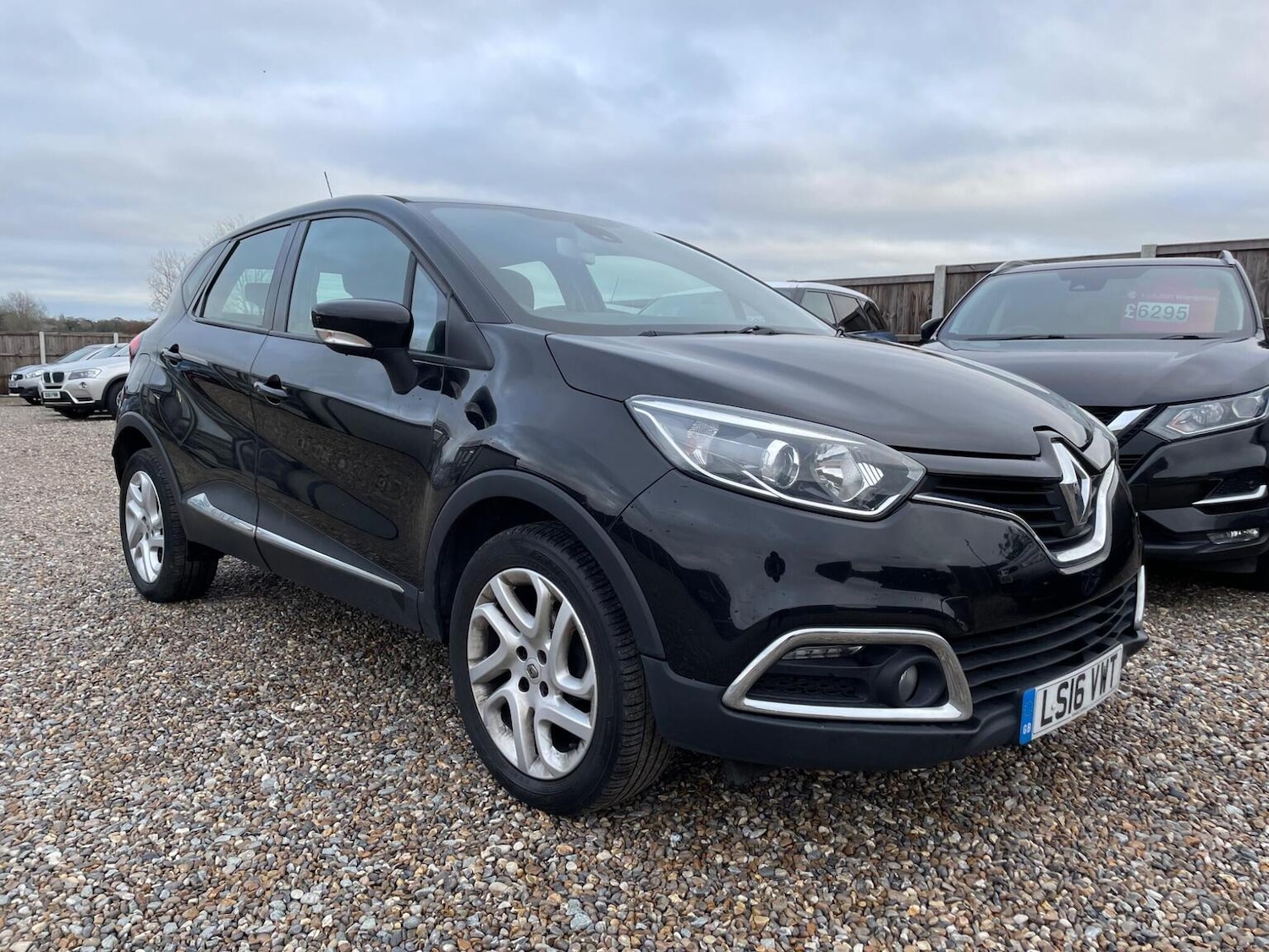 Used Renault Captur 2016 for sale - 76725568: Photo 1