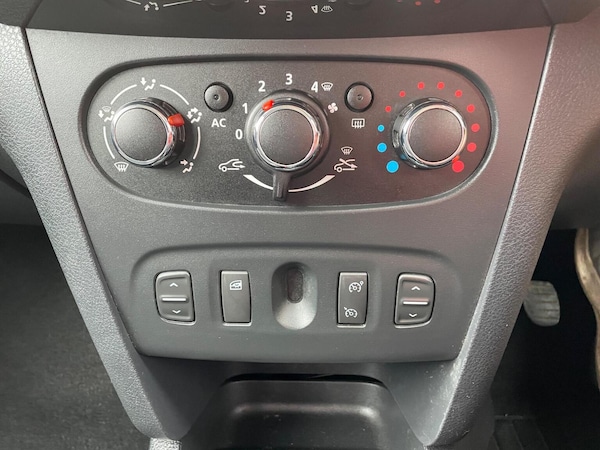 Used Dacia Sandero Stepway 2014 for sale - 76262978: Photo 18