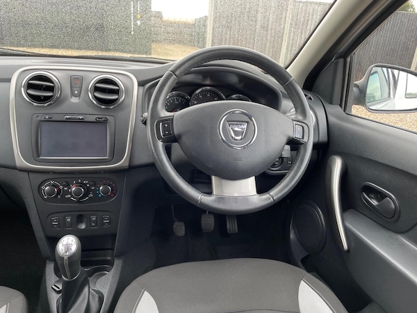 Used Dacia Sandero Stepway 2014 for sale - 76262978: Photo 29