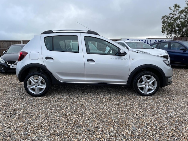 Used Dacia Sandero Stepway 2014 for sale - 76262978: Photo 8