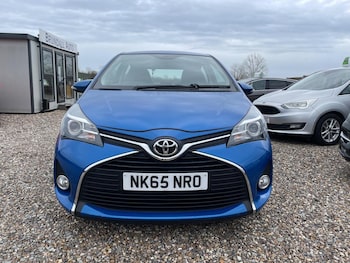 Used Toyota Yaris 2015 for sale - 77562532: Photo