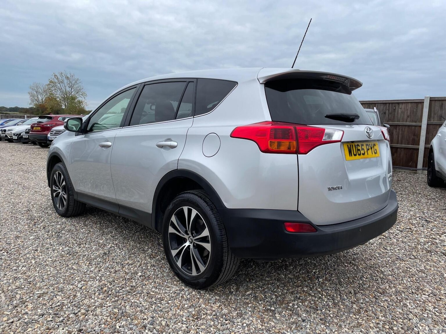 Used Toyota RAV4 2015 for sale - 76313984: Photo 4