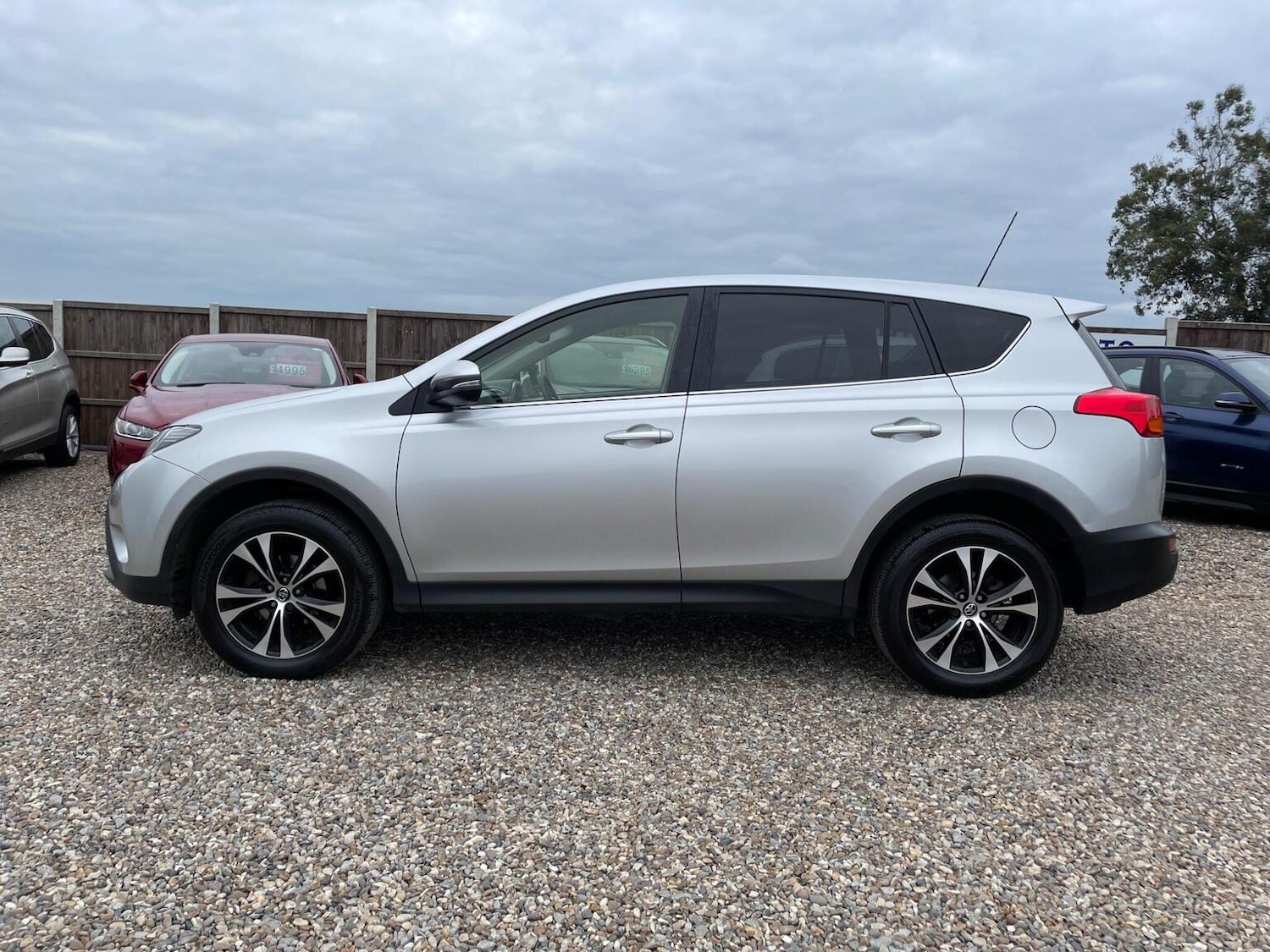 Used Toyota RAV4 2015 for sale - 76313984: Photo 5
