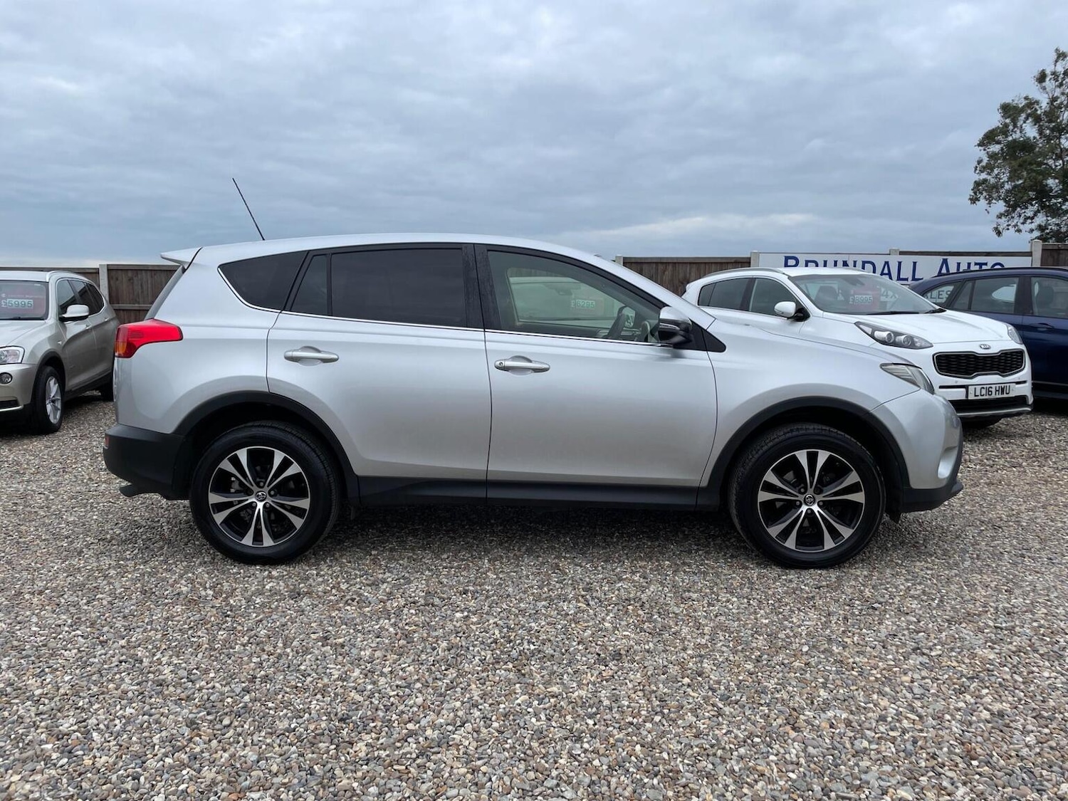 Used Toyota RAV4 2015 for sale - 76313984: Photo 7
