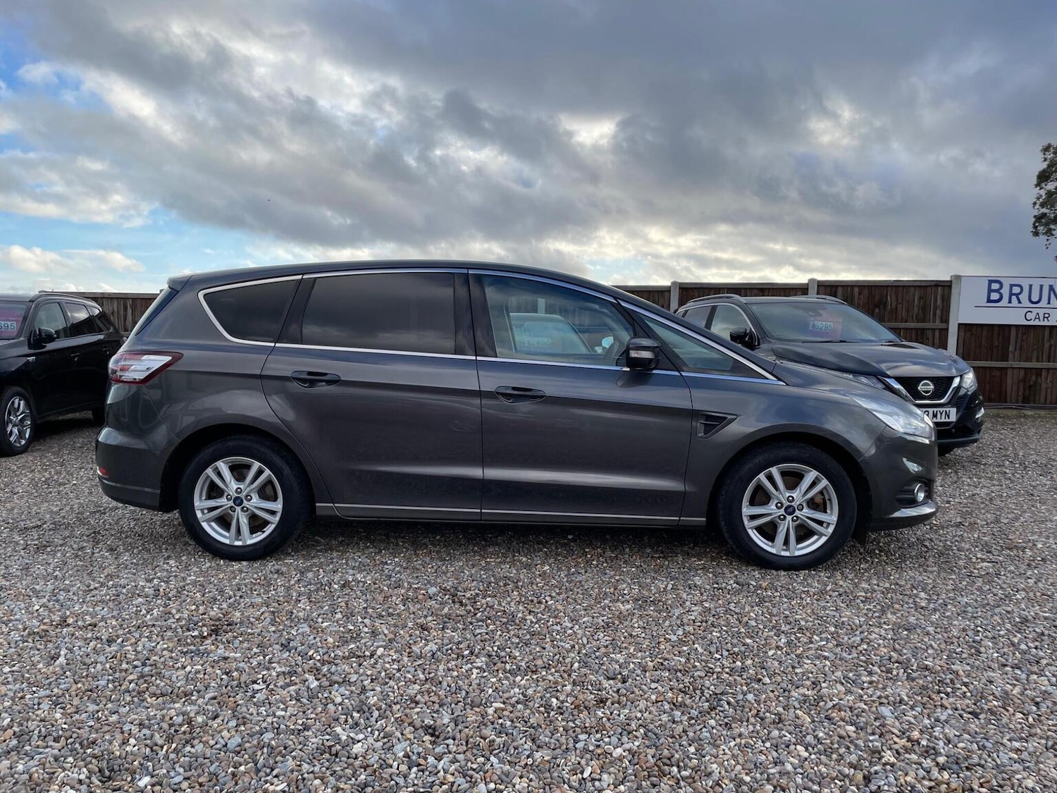 Used Ford S-Max 2017 for sale - 76963230: Photo 7