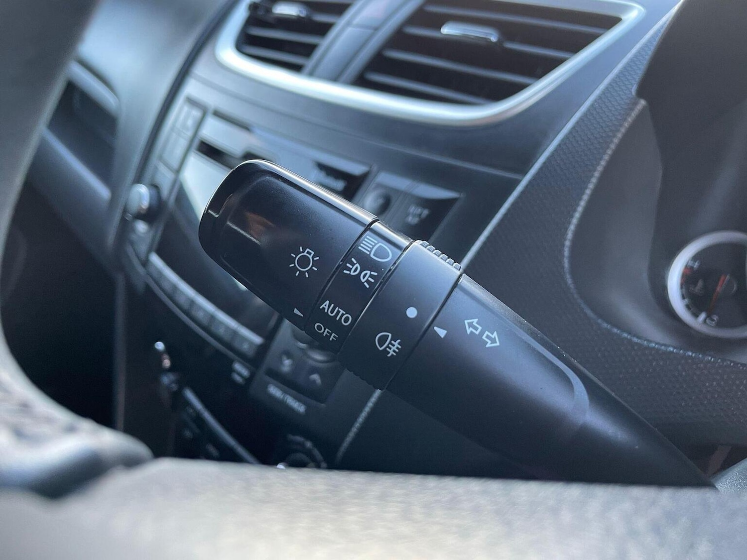 Used Suzuki Swift 2012 for sale - 76576946: Photo 15