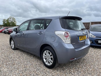 Used Toyota Verso 2010 for sale - 75621144: Photo