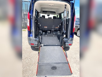 Used Ford Grand Tourneo Connect 2016 for sale - 79125228: Photo
