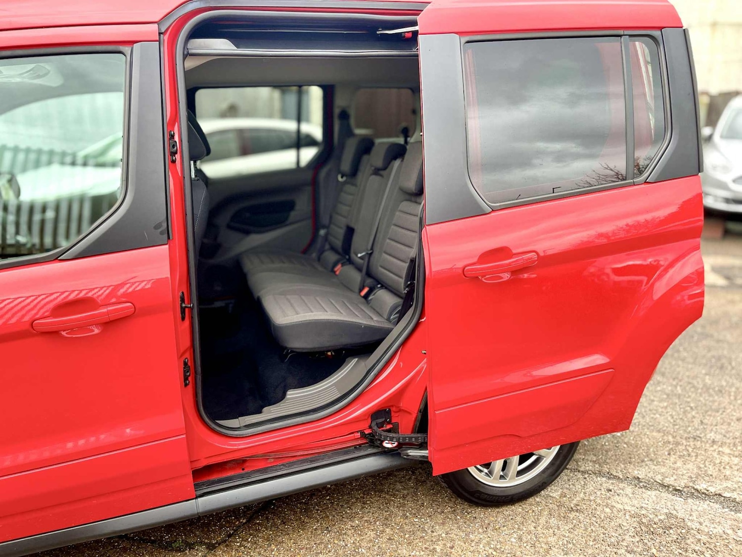 Used Ford Tourneo Connect 2020 for sale - 76426673: Photo 16