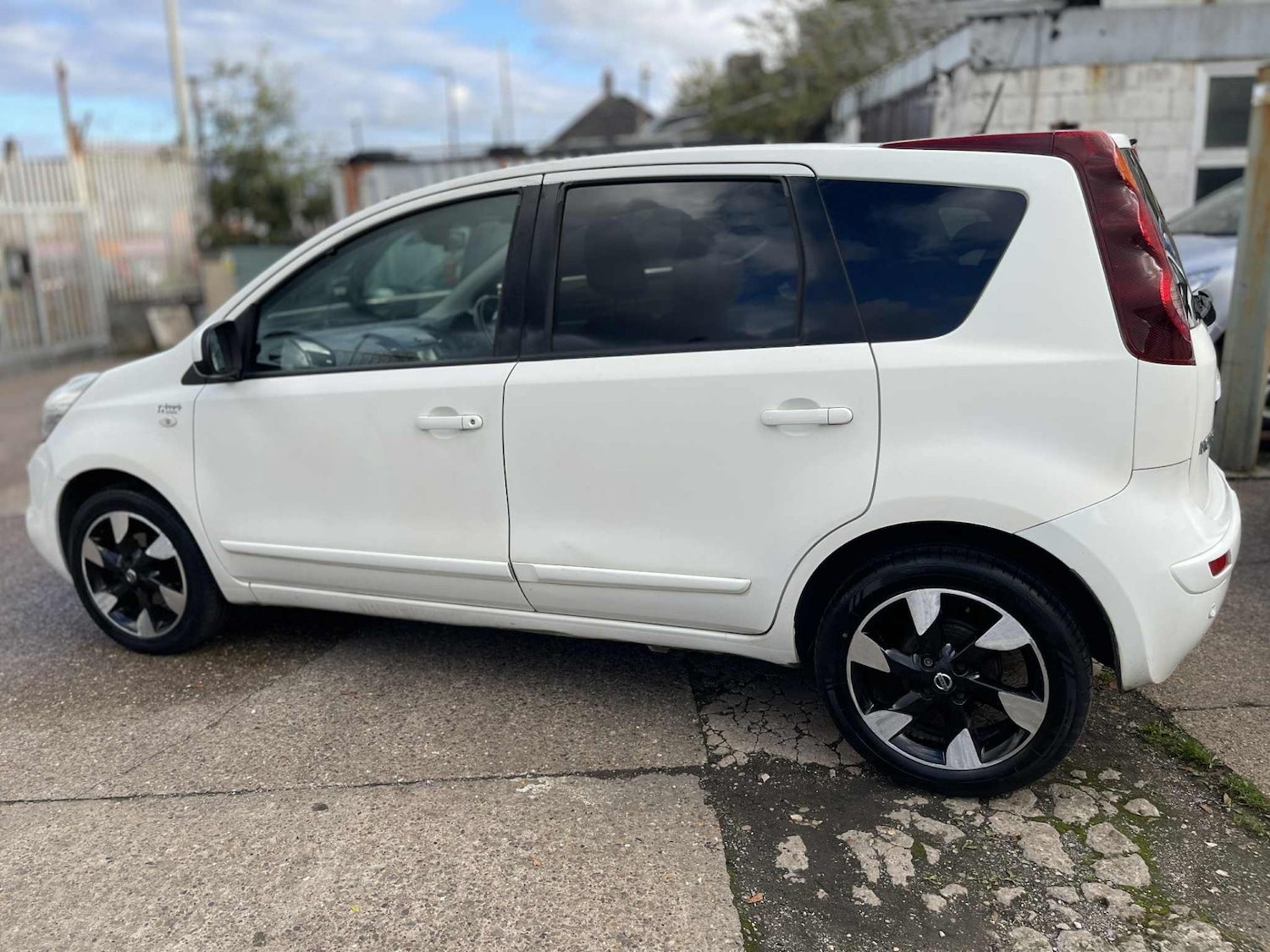 Used Nissan Note 2012 for sale - 77196420: Photo 11