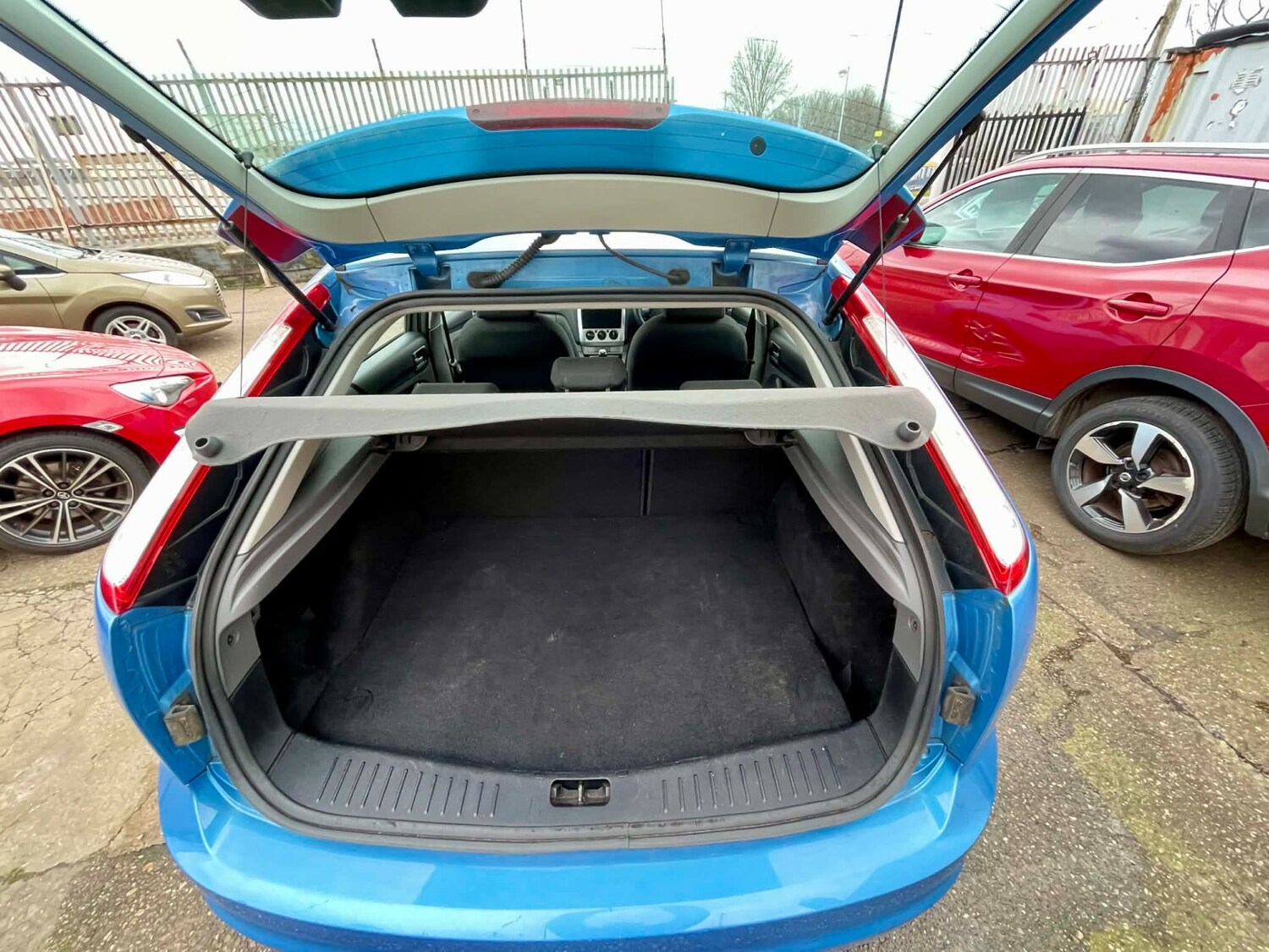 Used Ford Focus 2010 for sale - 77653208: Photo 13