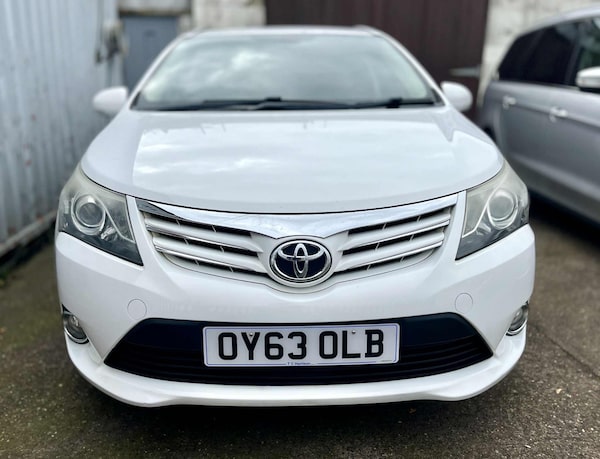 Used Toyota Avensis 2013 for sale - 76209168: Photo 2