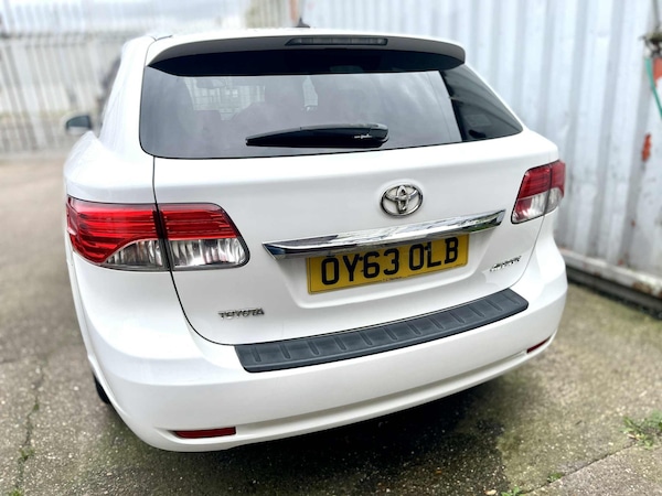 Used Toyota Avensis 2013 for sale - 76209168: Photo 8