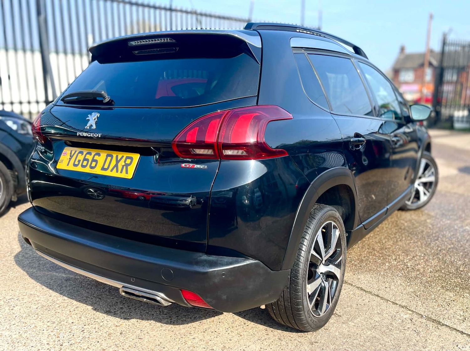 Used Peugeot 2008 2017 for sale - 77974800: Photo 11